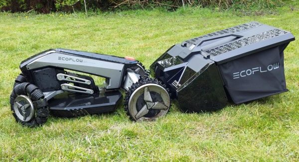 Der erste automatische Rasenmäher-Roboter der Branche, der auch rechen kann